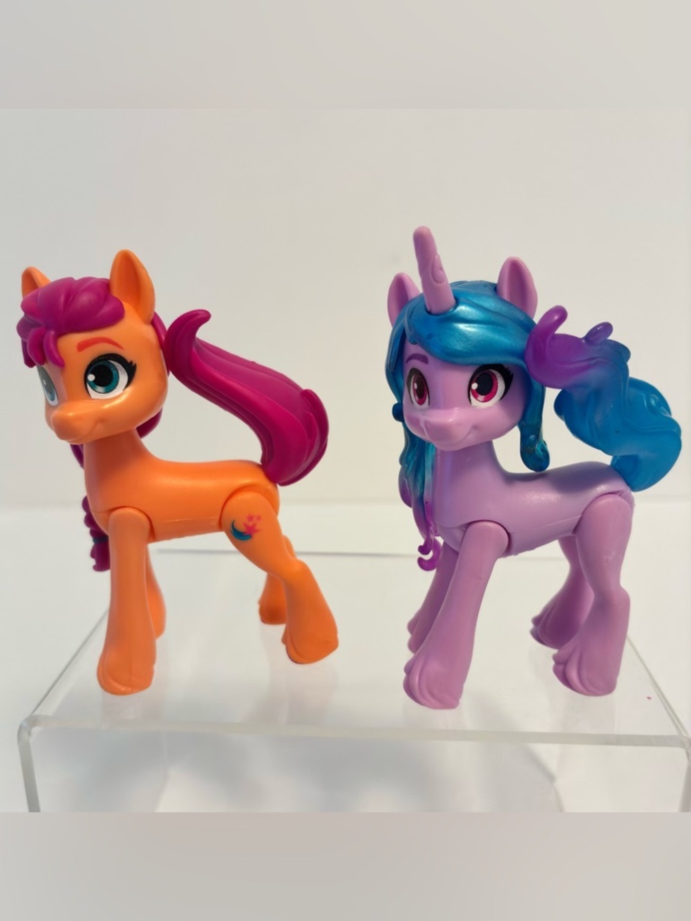 My Little Pony: A New Generation Sunny Starscout & Izzy Moonbow Action Figures